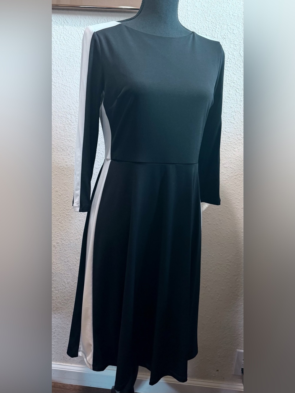 Slimming Black and Cream Long Sleeve Dress, business casual